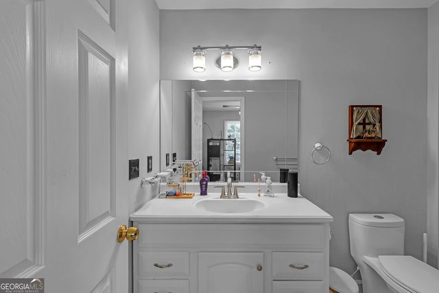 569 Garner Way NW, Lilburn, GA 30047