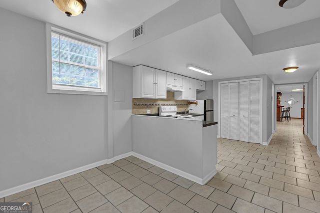 569 Garner Way NW, Lilburn, GA 30047