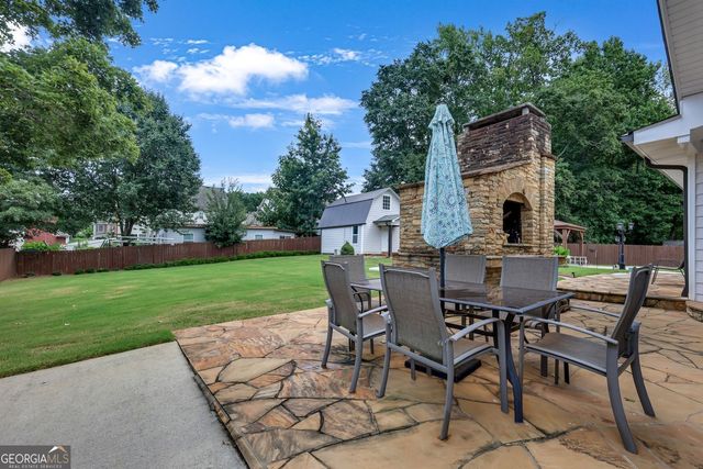 569 Garner Way NW, Lilburn, GA 30047