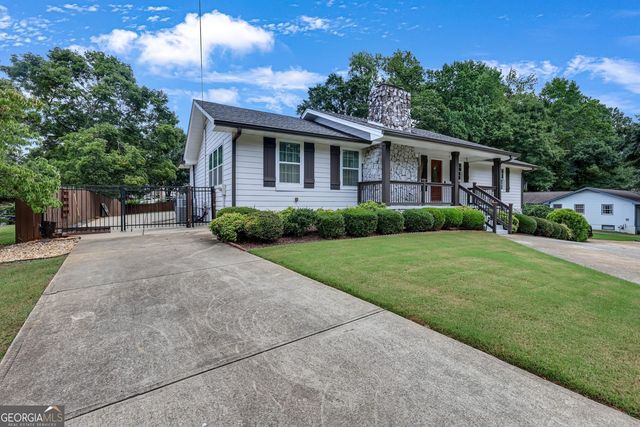569 Garner Way NW, Lilburn, GA 30047