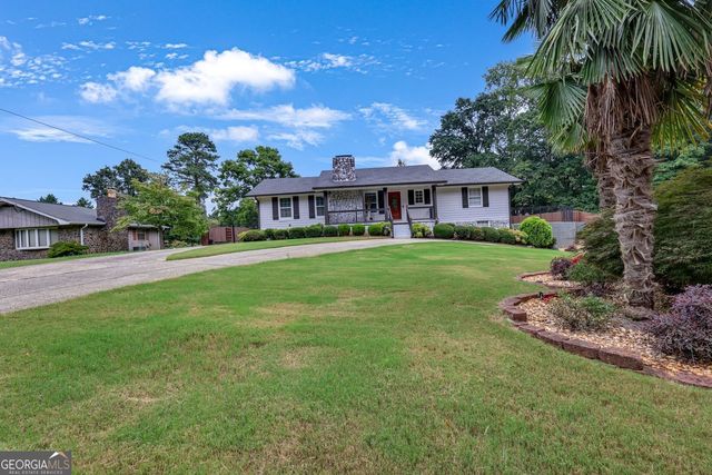 569 Garner Way NW, Lilburn, GA 30047
