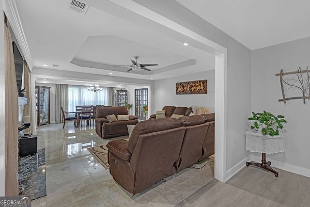 569 Garner Way NW, Lilburn, GA 30047