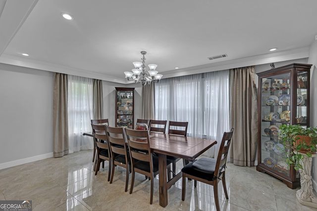 569 Garner Way NW, Lilburn, GA 30047