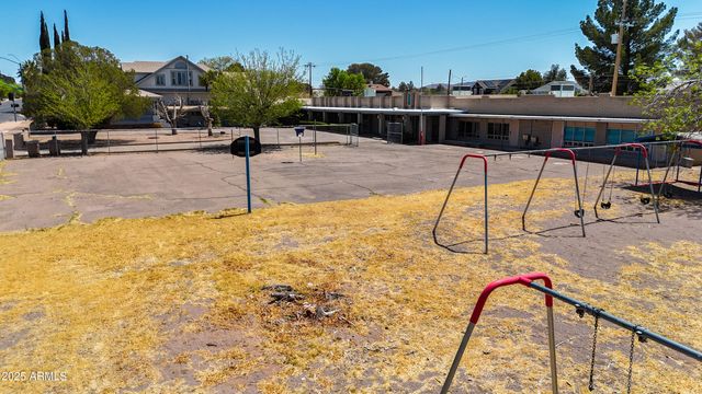 1025 E 10TH Street, Douglas, AZ 85607