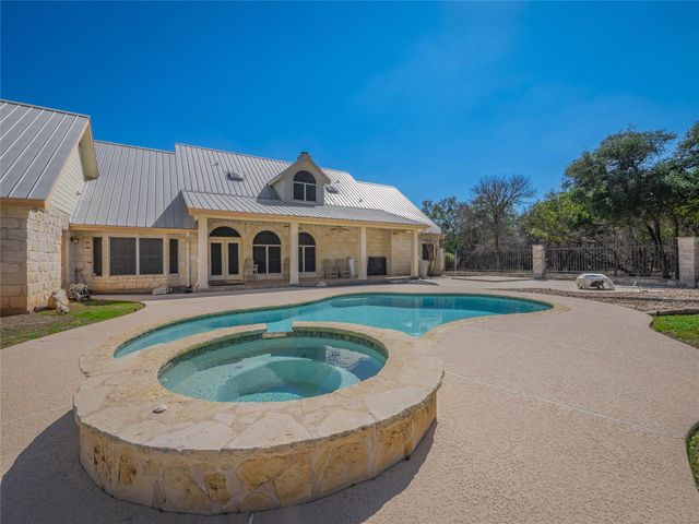 2910 Paso Del Robles, San Marcos, TX 78666