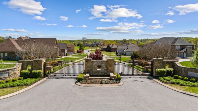 304 Stonebrook Pt, Lebanon, TN 37087