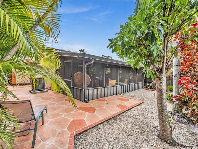 2350 Elm Court, Pembroke Pines, FL 33026