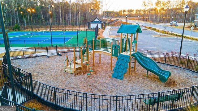 240 Sandy Oak Drive, Loganville, GA 30052