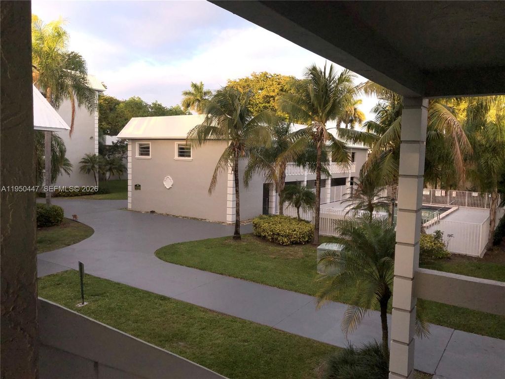 17255 SW 95th Ave 153, Palmetto Bay, FL 33157