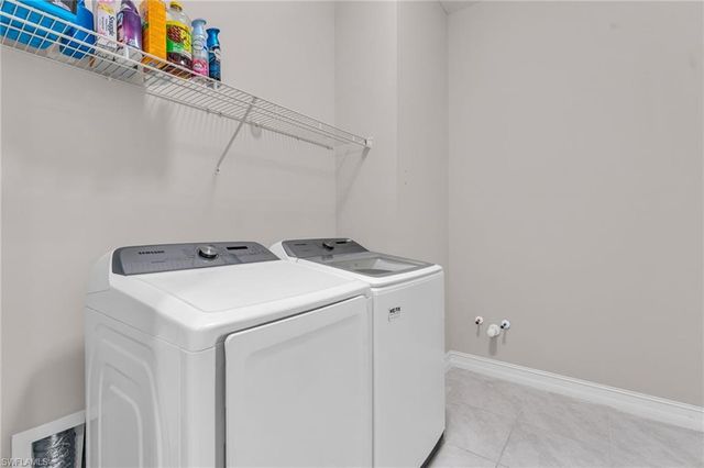 3596 Avenida Del Vera, North Fort Myers, FL 33917