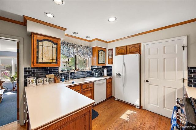 15433 Richfield Street, Livonia, MI 48154