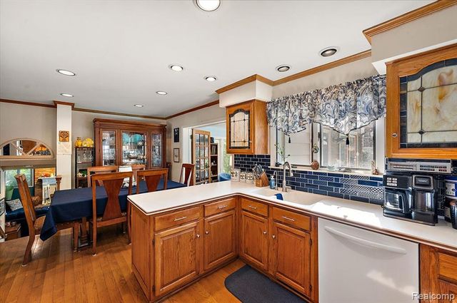 15433 Richfield Street, Livonia, MI 48154