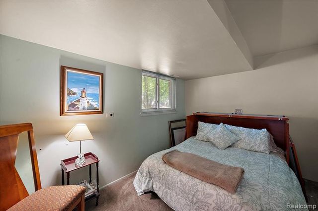15433 Richfield Street, Livonia, MI 48154