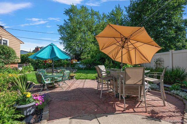 15433 Richfield Street, Livonia, MI 48154