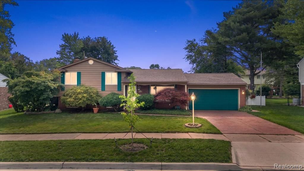 15433 Richfield Street, Livonia, MI 48154