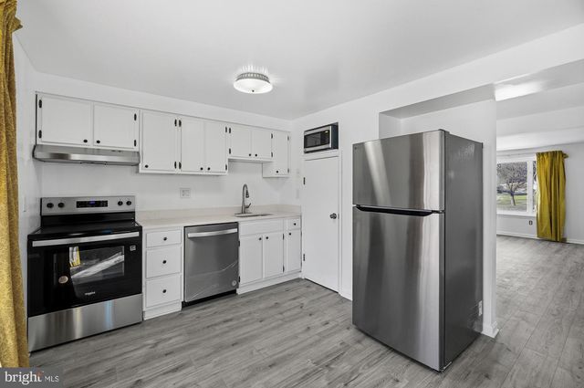 9155 THROGMORTON RD, Parkville, MD 21234