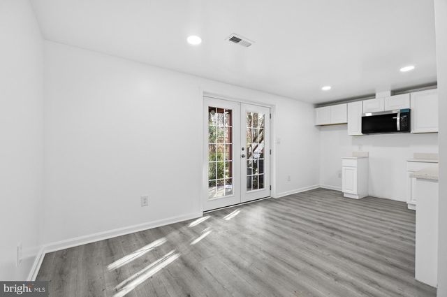 9155 THROGMORTON RD, Parkville, MD 21234