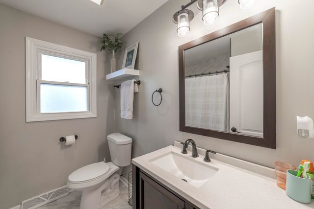 6130 California Street, Hobart, IN 46342