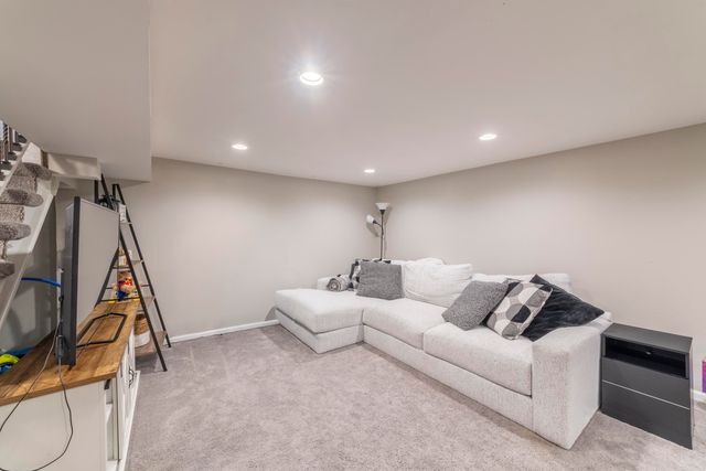 6130 California Street, Hobart, IN 46342