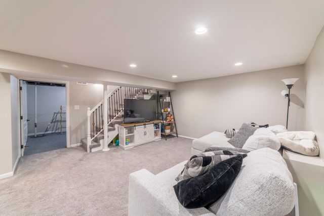 6130 California Street, Hobart, IN 46342