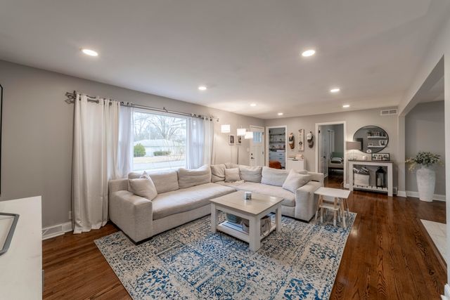 6130 California Street, Hobart, IN 46342