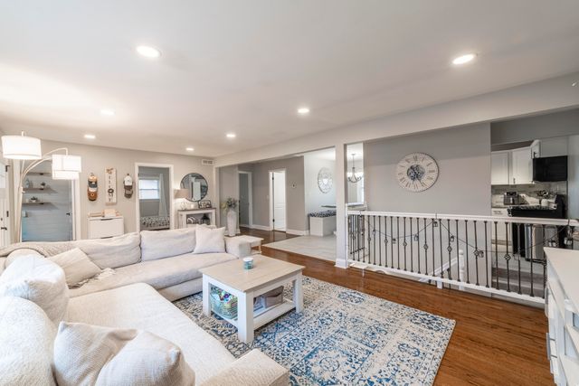 6130 California Street, Hobart, IN 46342