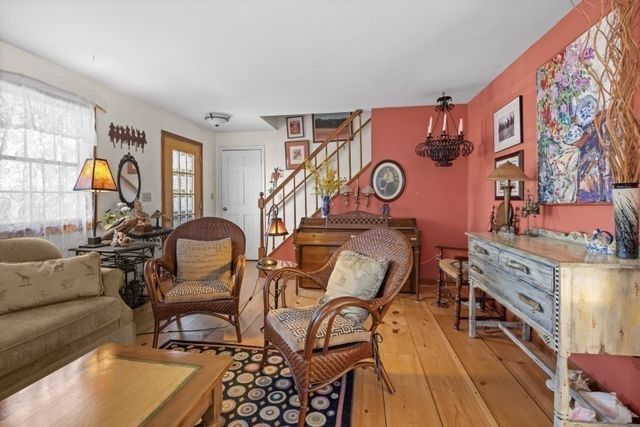 54 Columbian, Oak Bluffs, MA 02557