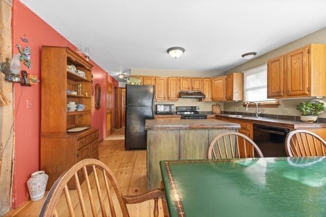 54 Columbian, Oak Bluffs, MA 02557