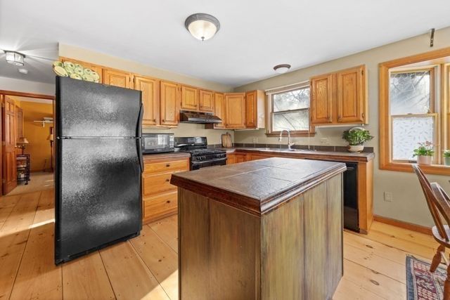 54 Columbian, Oak Bluffs, MA 02557