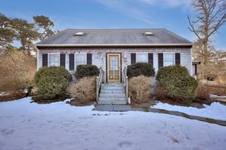 54 Columbian, Oak Bluffs, MA 02557