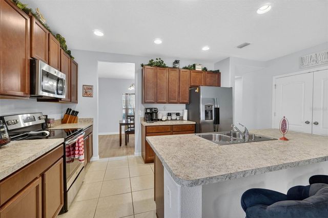 983 BENJAMIN TRAIL, Davenport, FL 33837