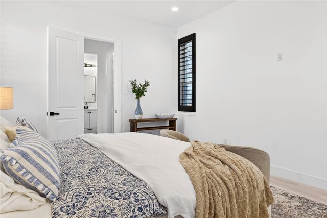 531 W Laureland Road, Dallas, TX 75232