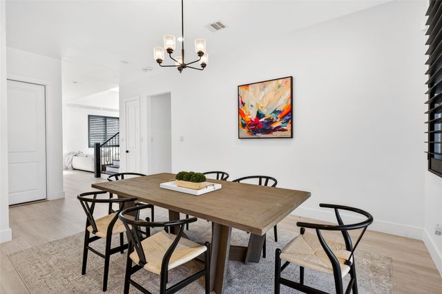 531 W Laureland Road, Dallas, TX 75232