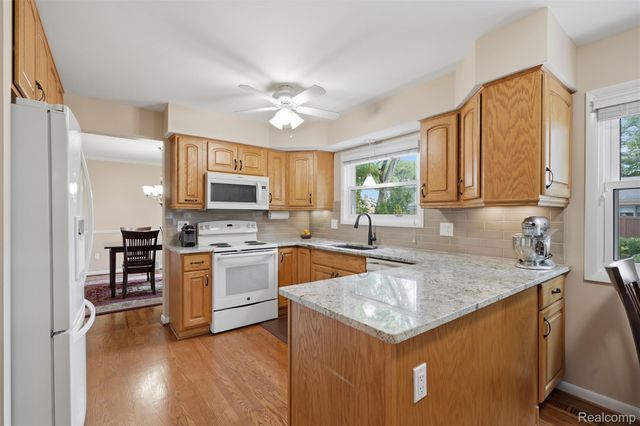 15338 Susanna Circle, Livonia, MI 48154