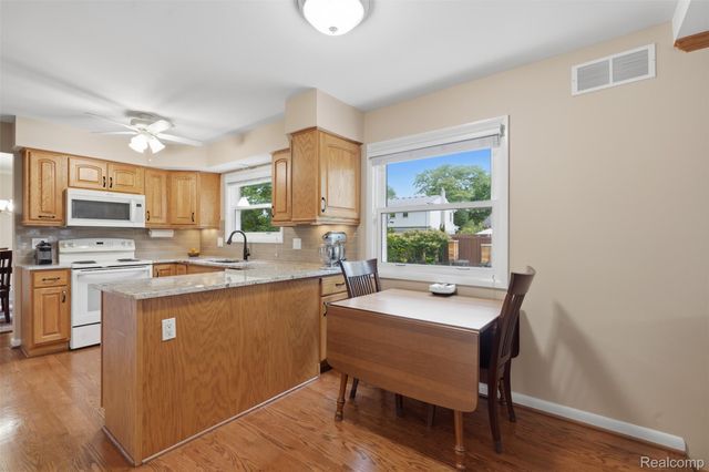 15338 Susanna Circle, Livonia, MI 48154