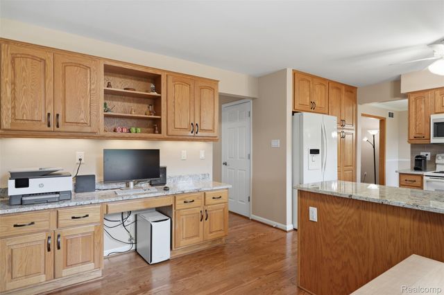 15338 Susanna Circle, Livonia, MI 48154