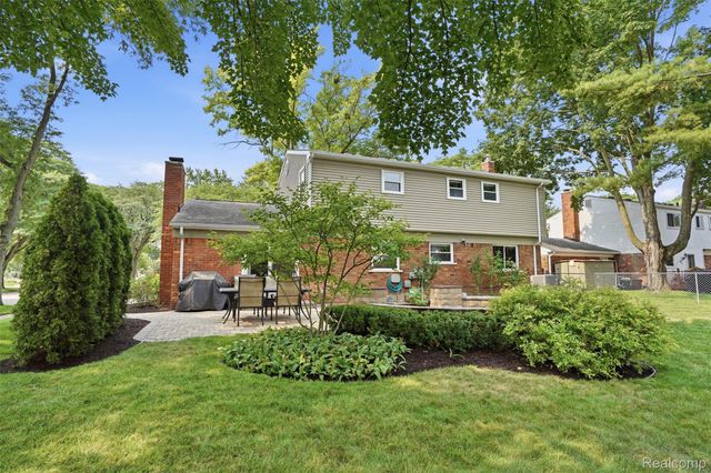 15338 Susanna Circle, Livonia, MI 48154