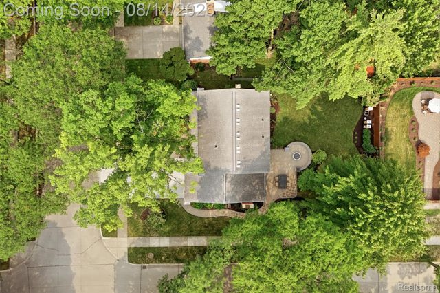15338 Susanna Circle, Livonia, MI 48154