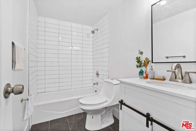 5529 Dairy Avenue, Long Beach, CA 90805
