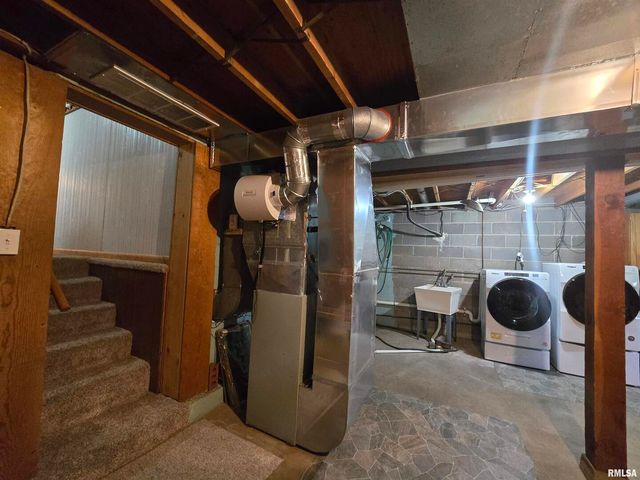 507 S CHURCH Street, Albany, IL 61230