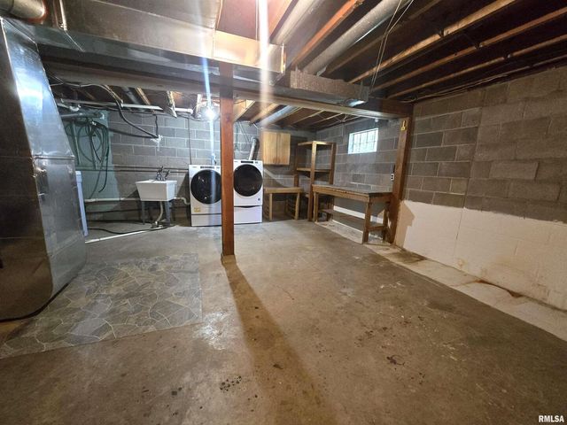 507 S CHURCH Street, Albany, IL 61230