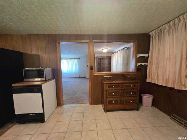 507 S CHURCH Street, Albany, IL 61230