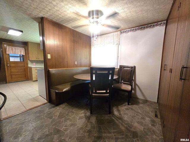 507 S CHURCH Street, Albany, IL 61230