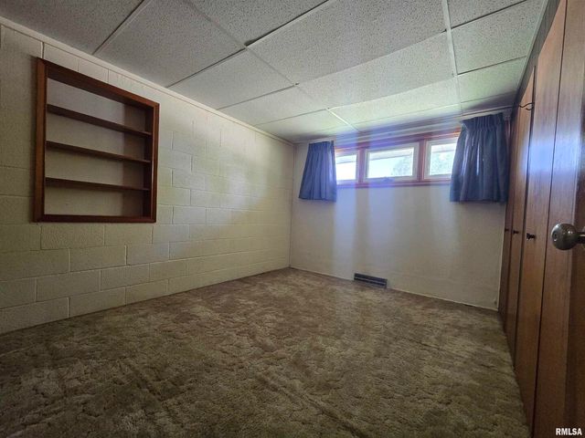 507 S CHURCH Street, Albany, IL 61230