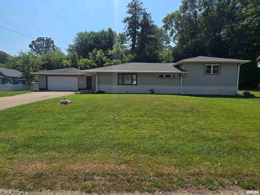 507 S CHURCH Street, Albany, IL 61230