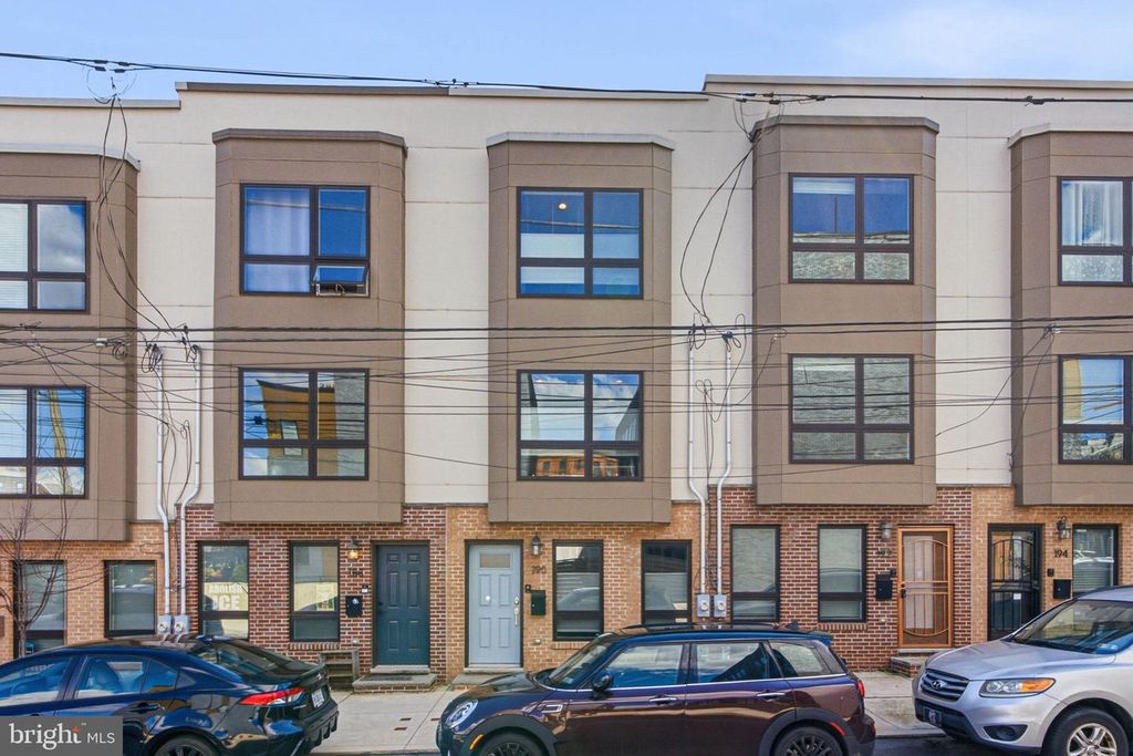 190 W OXFORD ST, PHILADELPHIA, PA 19122 — exterior