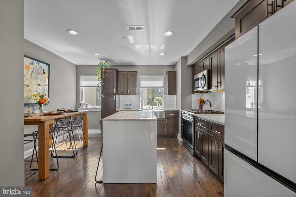 190 W OXFORD ST, PHILADELPHIA, PA 19122 — photo 4