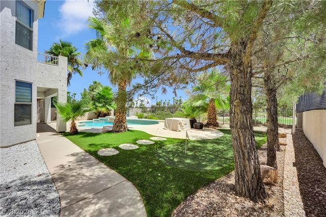 49 Chateau Whistler Court, Las Vegas, NV 89148