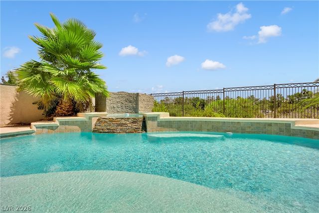 49 Chateau Whistler Court, Las Vegas, NV 89148