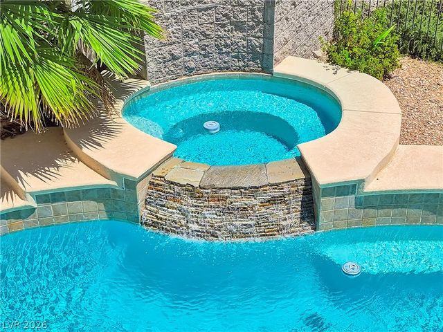 49 Chateau Whistler Court, Las Vegas, NV 89148